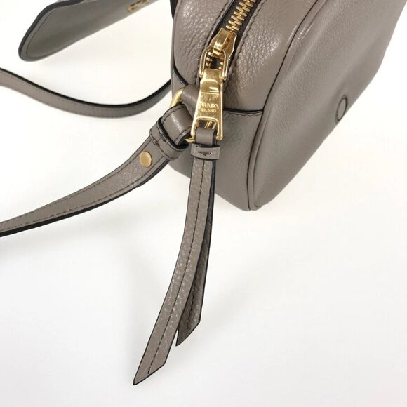PRADA Vitello phoenix Shoulder bag - Picture 8 of 16